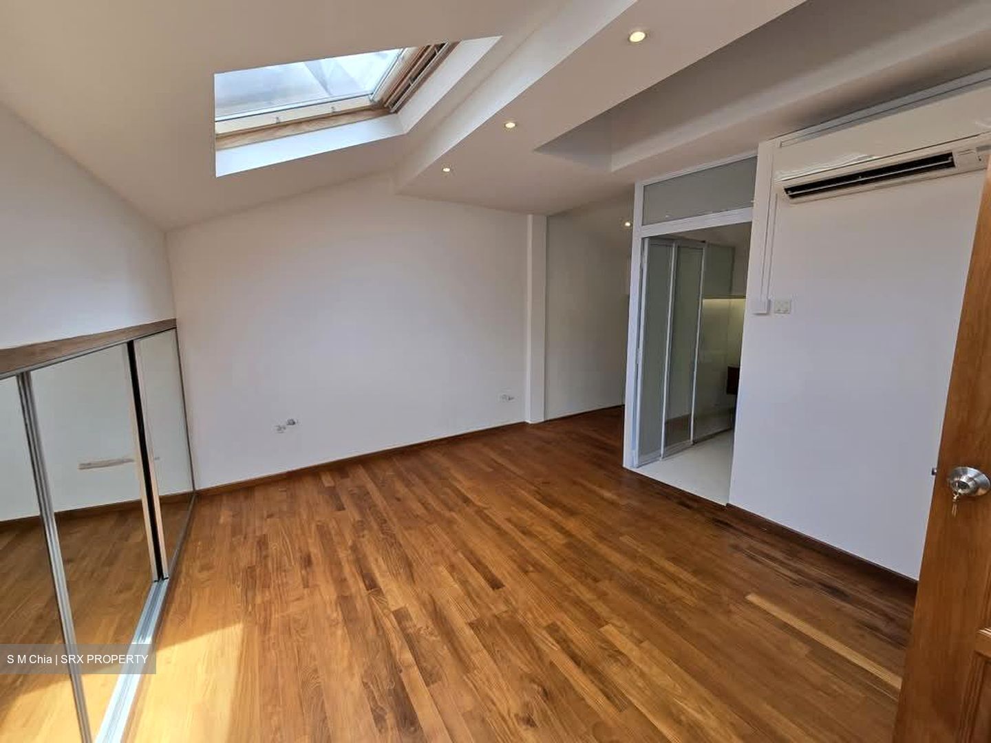 Kim Yam Road (D9), Office #582133661